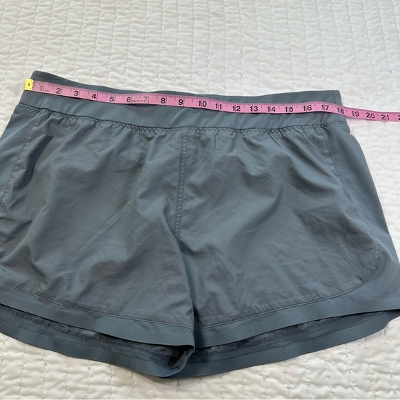 Athleta Go To Distance Shorts Grey Elastic Waist Zip Back Pocket Stretch - Picture 4 of 14